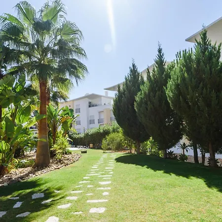 Homes Eco With Terrace, 2 Swimming Pools & Tennis Court דירה