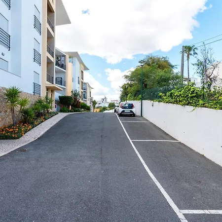 Homes Eco With Terrace, 2 Swimming Pools & Tennis Court דירה